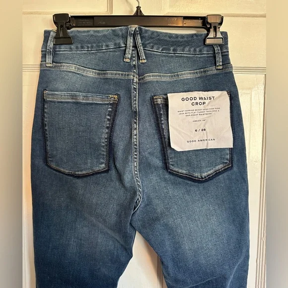 Good American | GOOD WAIST CROP SHADOW POCKETS Jeans - Picture 9 of 14